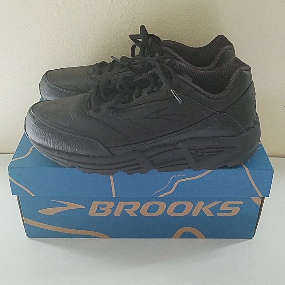 Brooks Addiction Walker Black size 7.5B